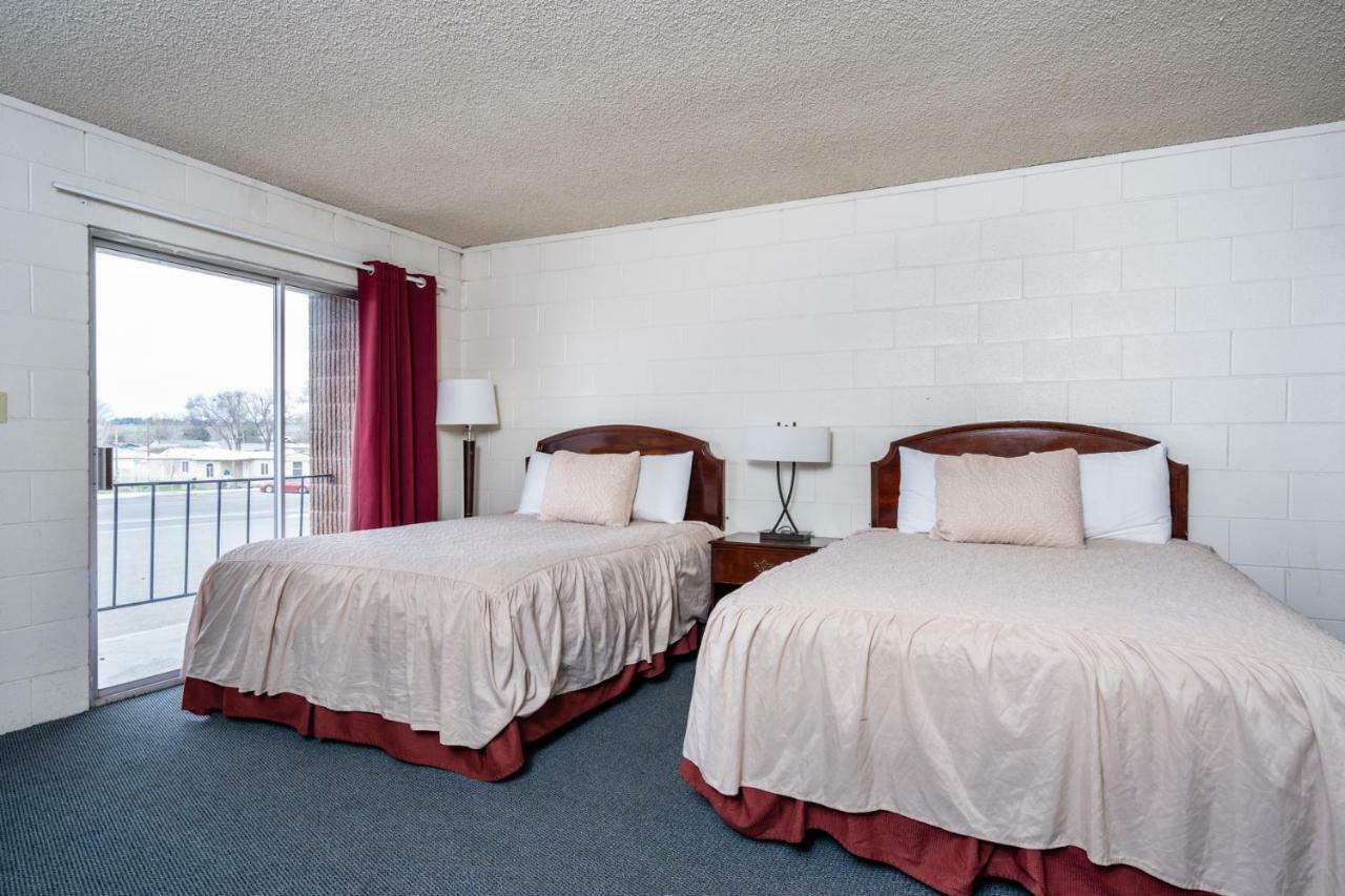 M&M Motel Connell エクステリア 写真